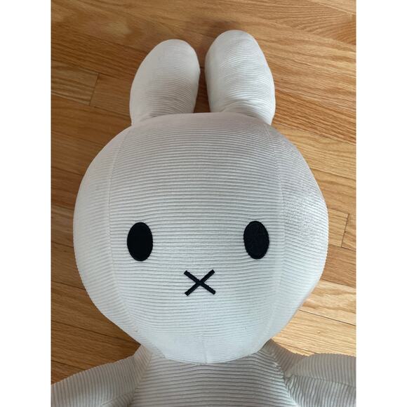 Miffy sitting corduroy offwhite (27.5")(70cm) HUGE Retail $189 - Picture 2 of 6